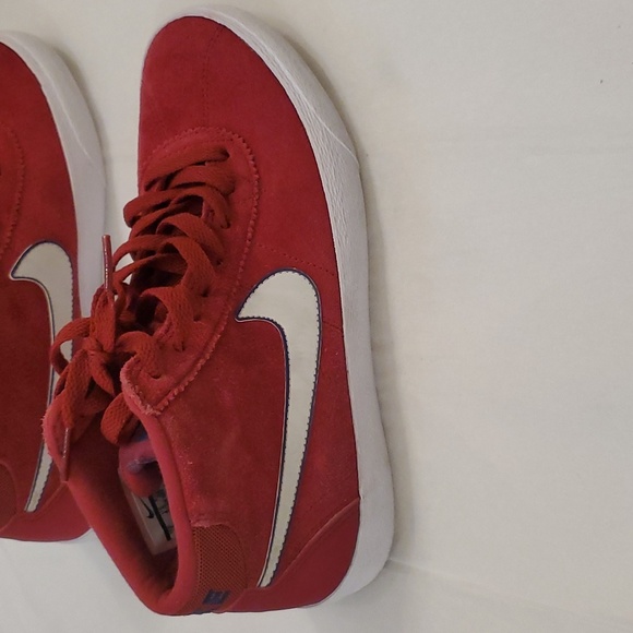 NIKE RED SHOES - Picture 2 of 6